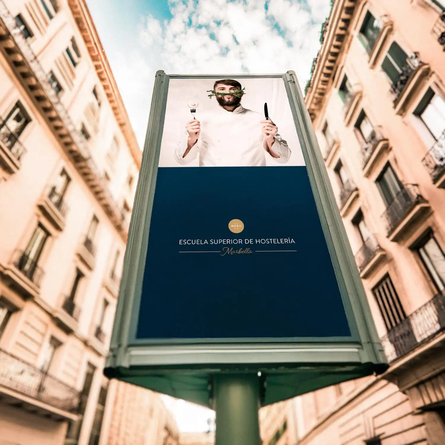 Diseño de logotipo y branding corporativo Escuela Superior