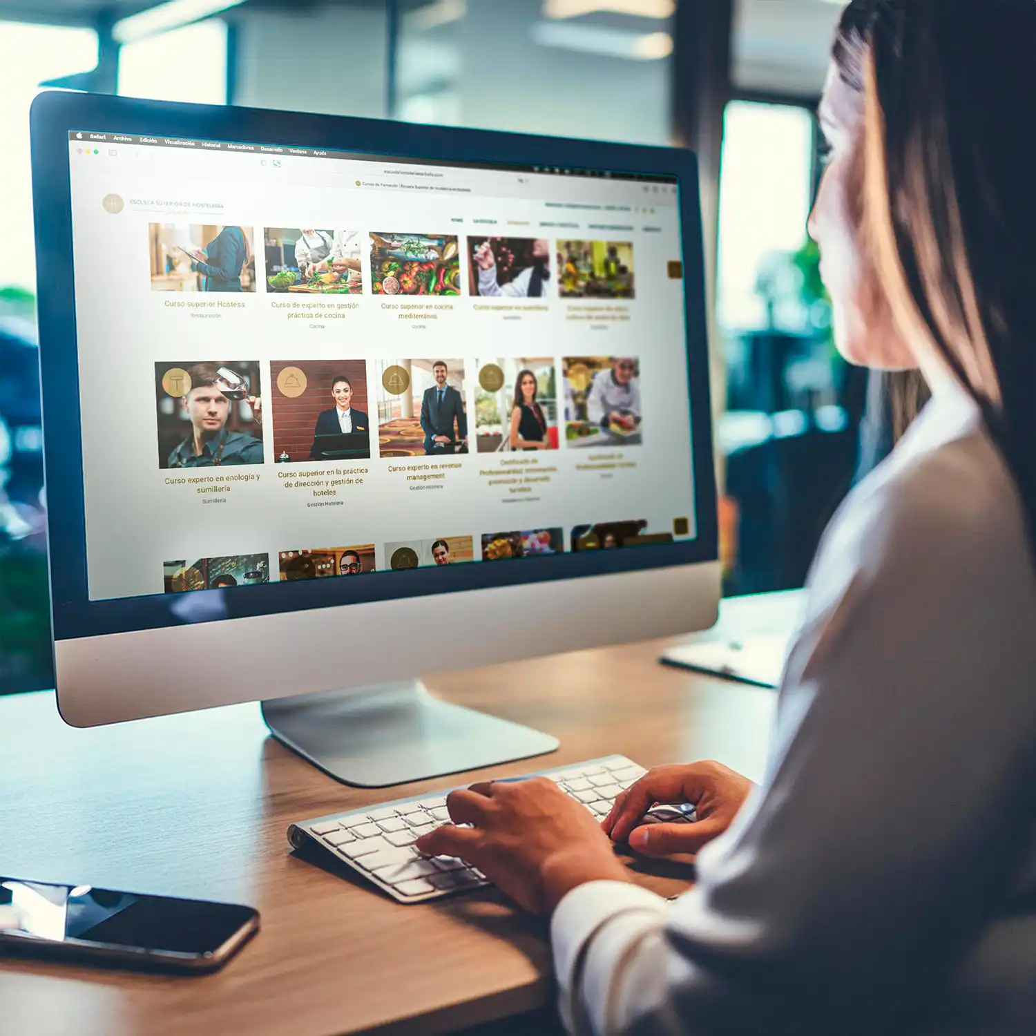 Diseño y desarrollo de página web corporativa educativa