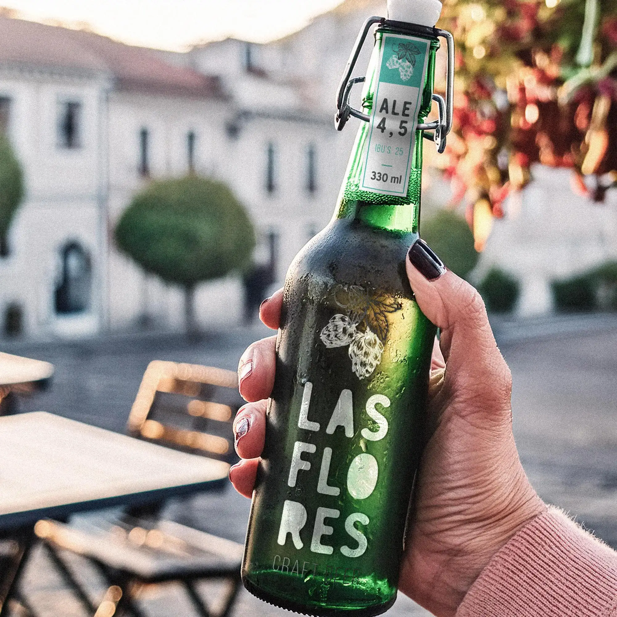 Branding y packaging para cervecería las flores